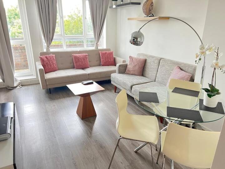 1 Bedroom In Woolwich With Free Parking Appartement Londres
