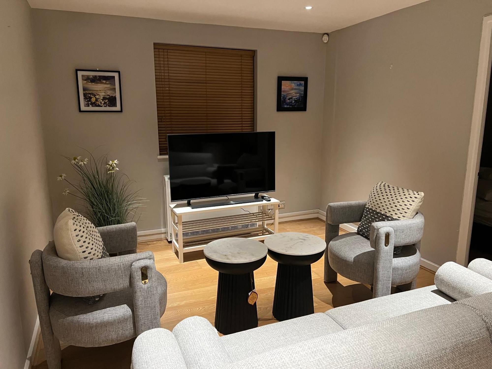 Comfortable In A Luxurious With Parking In Blackheath * London