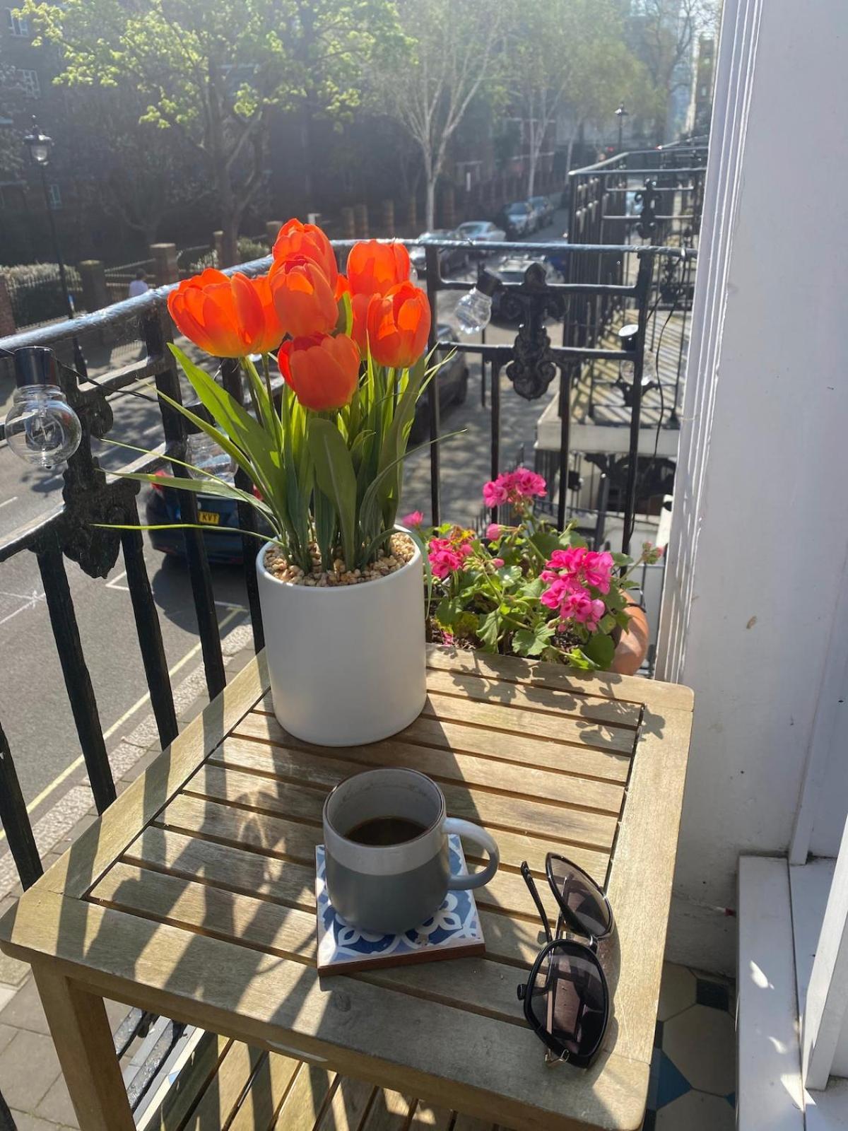 Cosy And Stylish With Balcony Apartment London