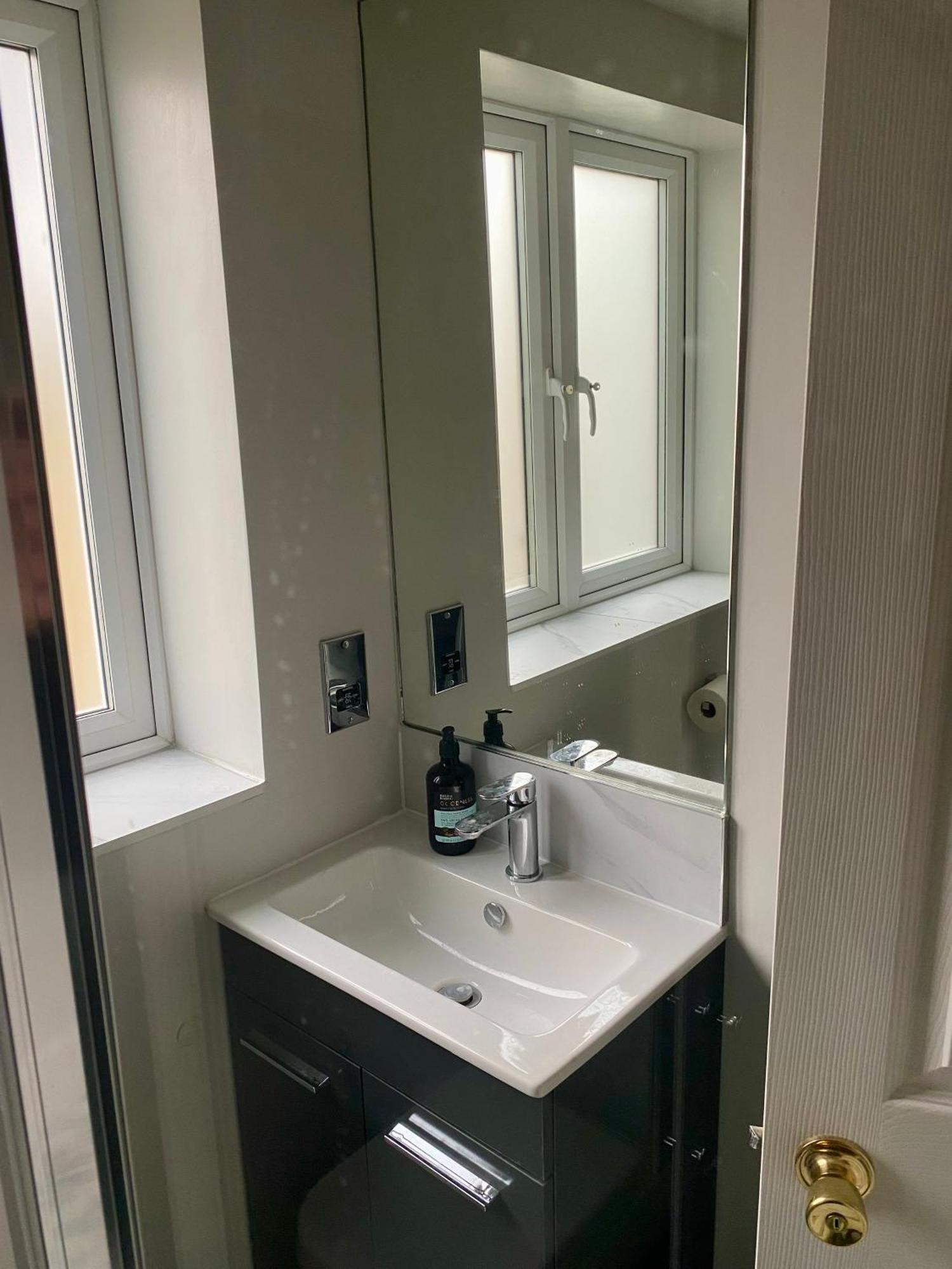 2 Bed Luxury Victorian In Zone 1 Apartment