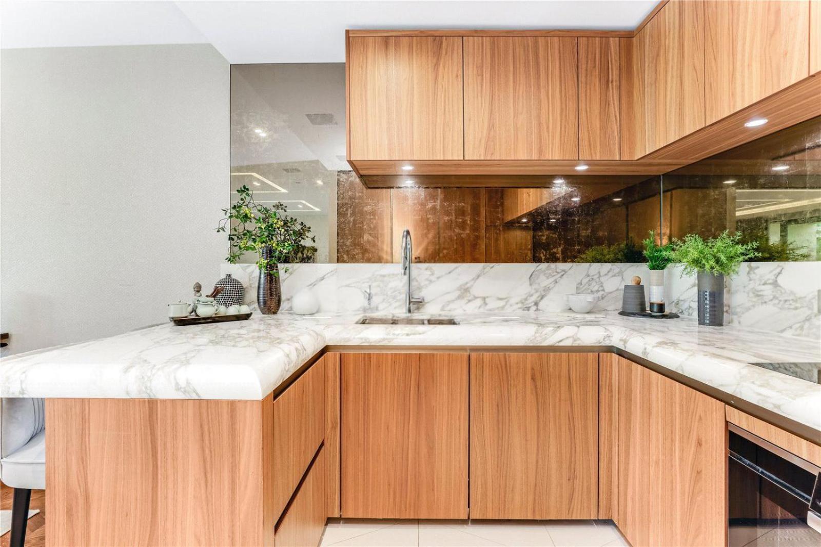 5 Million Pound Super Luxury Large Duplex Penthouse Sleeps 8 Leilighet London