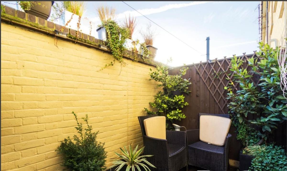 3 Bed Home, Free Parking & Self Check In Leilighet