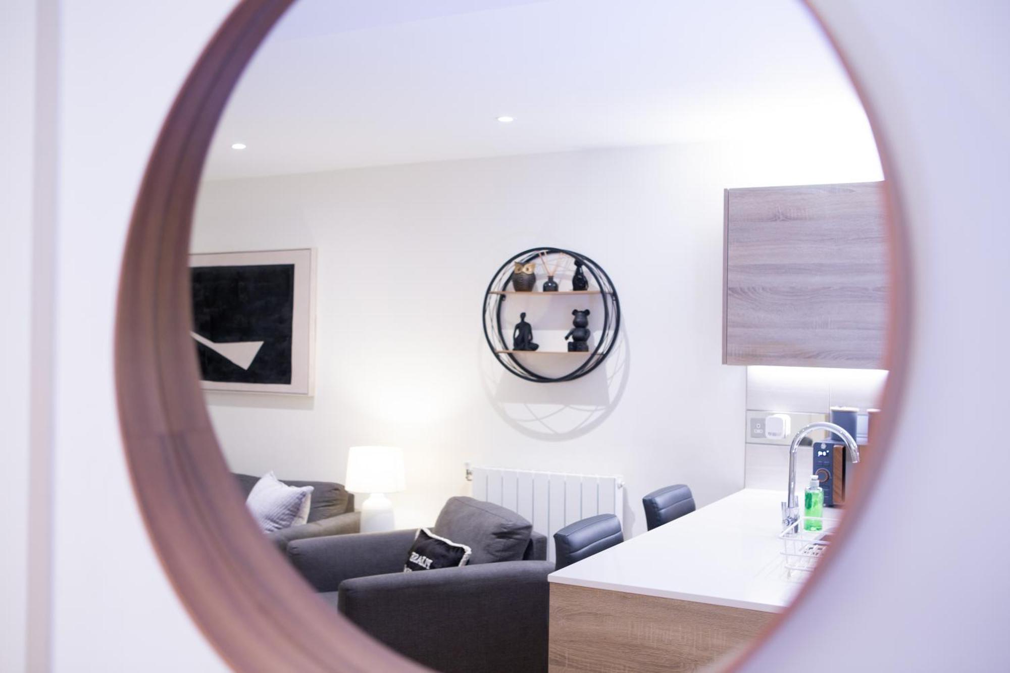 Luxury 1 Bedroom With Riverview Apartment