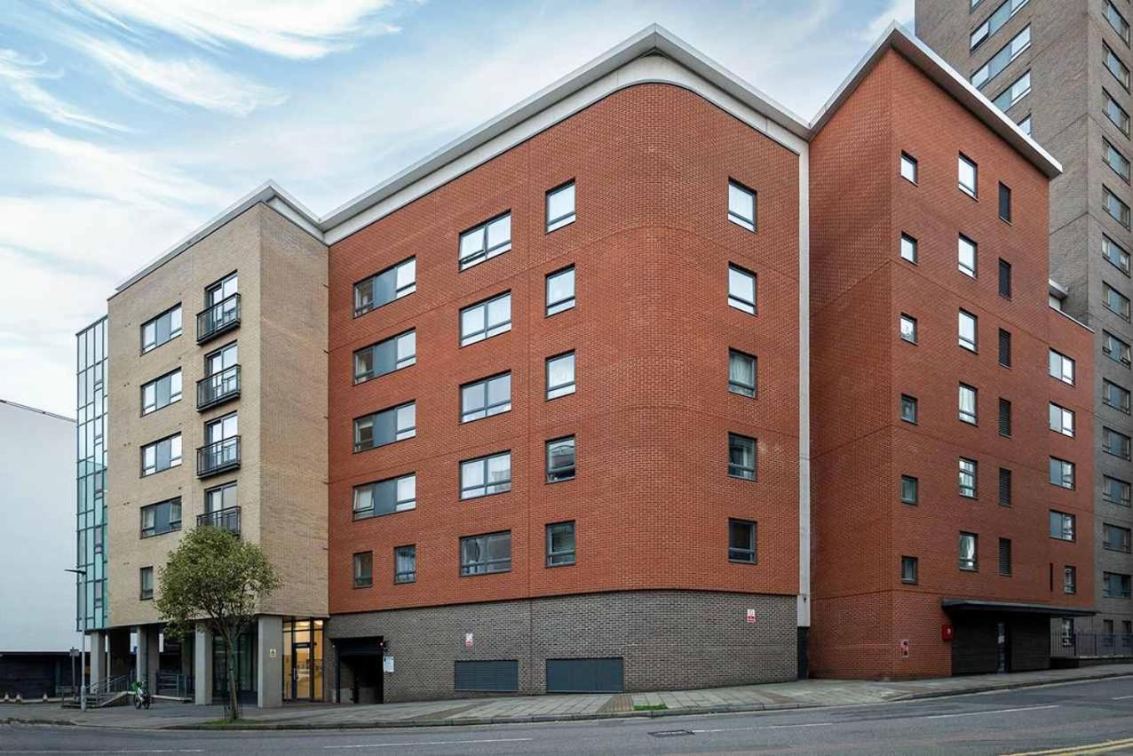 Charming Flat Close To Stadium Londres