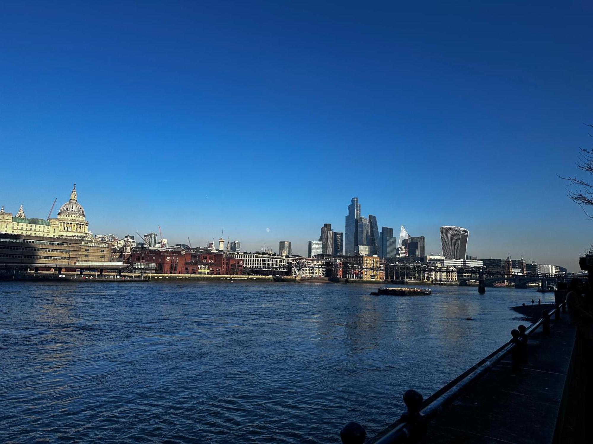 In Overview Thames Gjestgiverier London