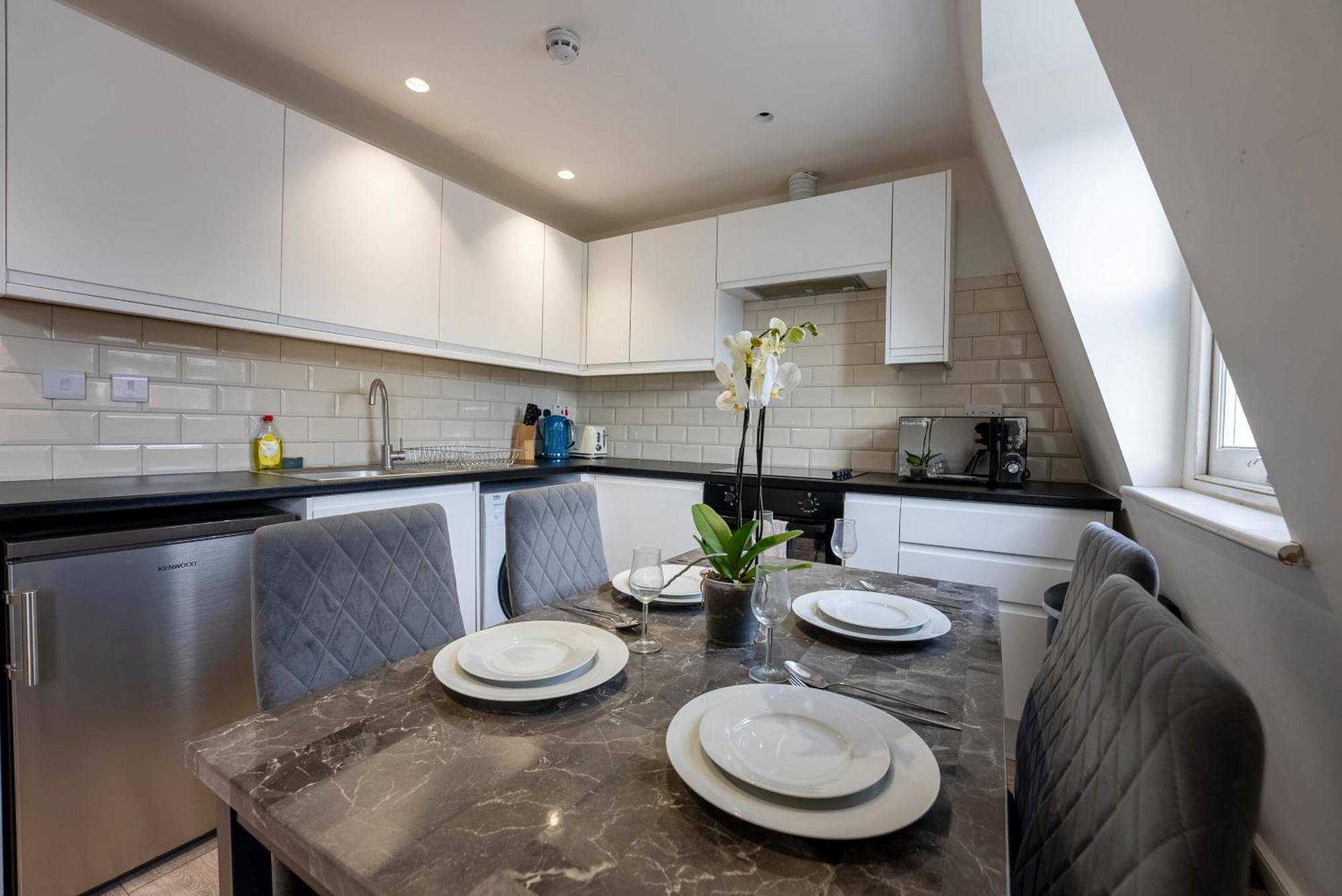 Lägenhet Home-like 1-br Flat In Victoria London