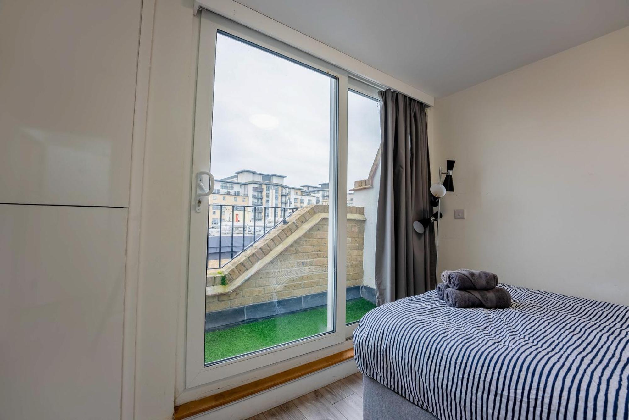 Lägenhet Home-like 1-br Flat In Victoria London