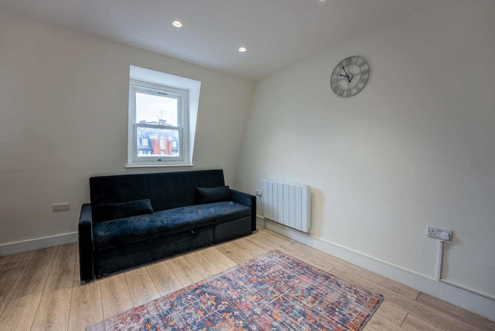 Home-like 1-br Flat In Victoria Lägenhet London