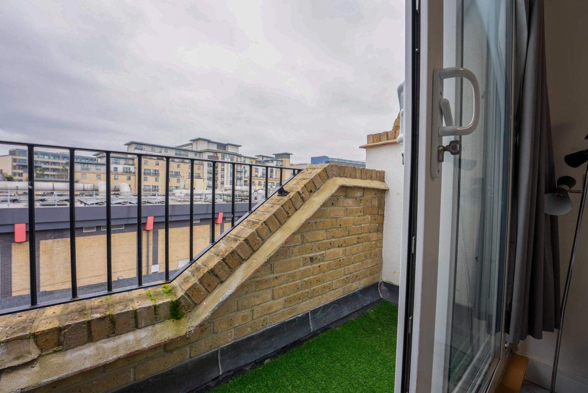 Lägenhet Home-like 1-br Flat In Victoria London