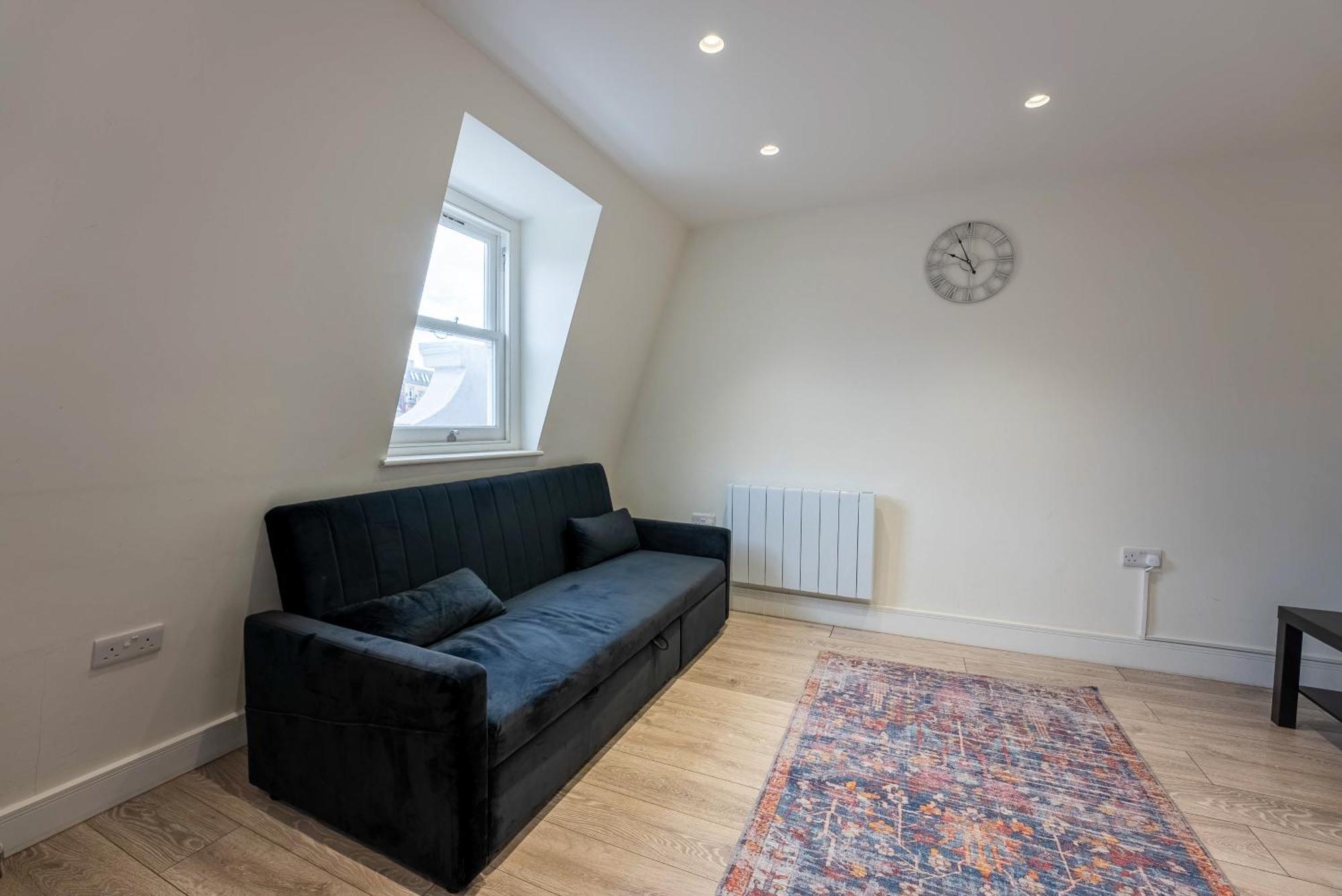 Lägenhet Home-like 1-br Flat In Victoria