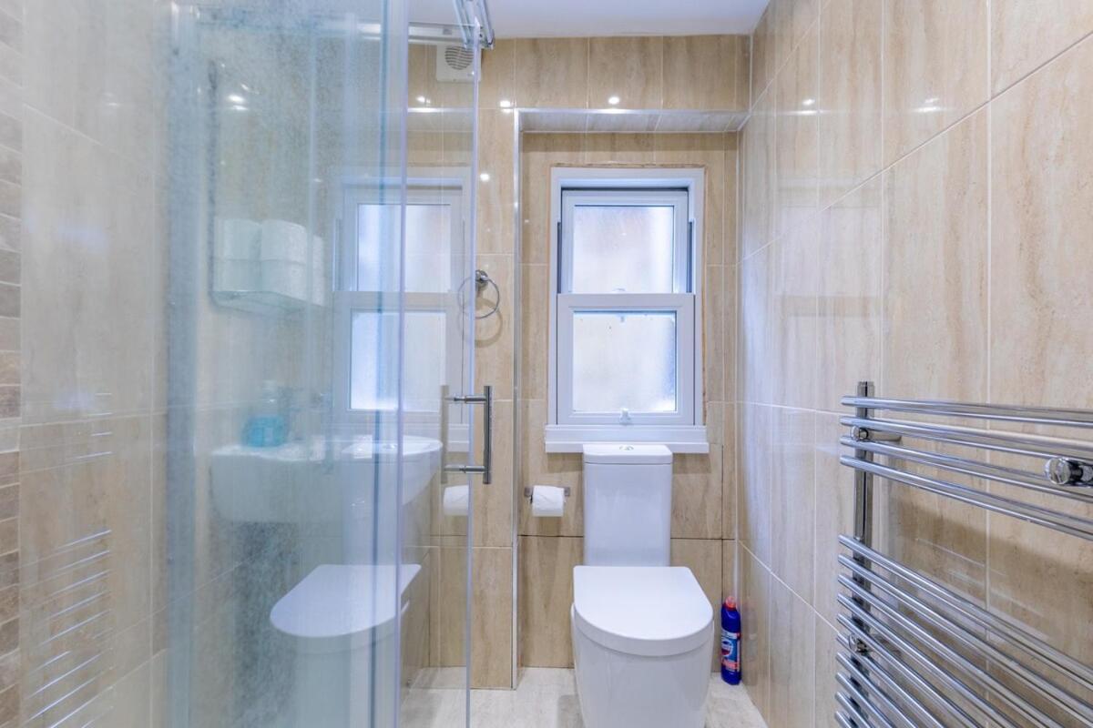 Spacious 1bd Flat 10 Mins From Battersea Park! Appartement