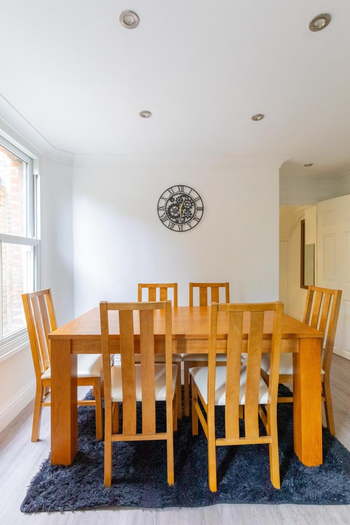 Spacious 1bd Flat 10 Mins From Battersea Park! * Londres