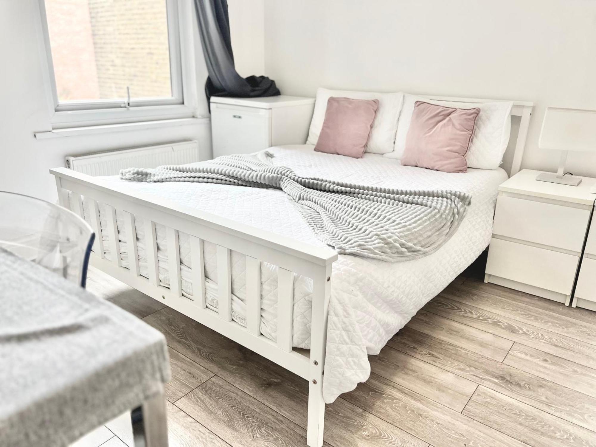 Westfield Shepherds Bush Guest house