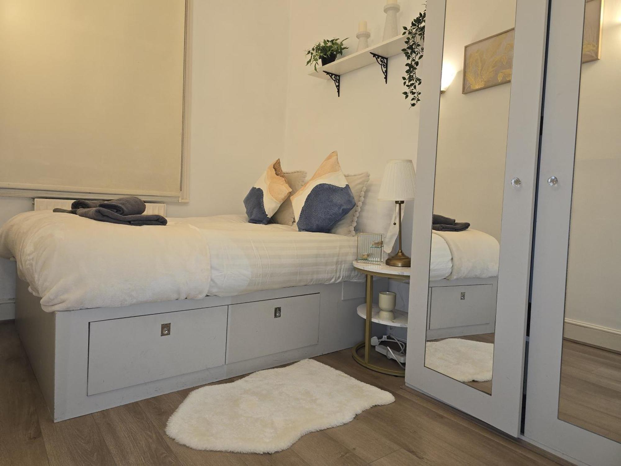 Lägenhet Stylish 2-bed In West - Extended *