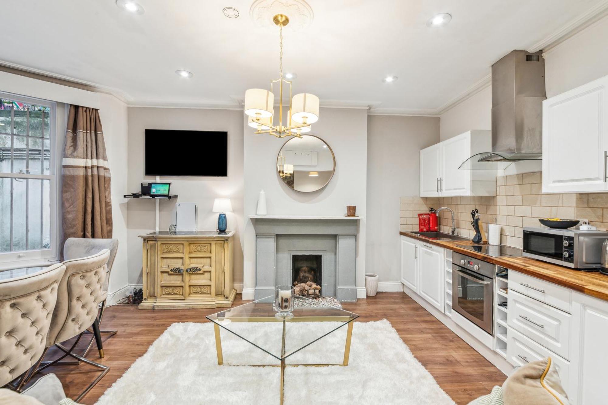 Stunning 2bed 2bath In Earls Court Sleeps Six *