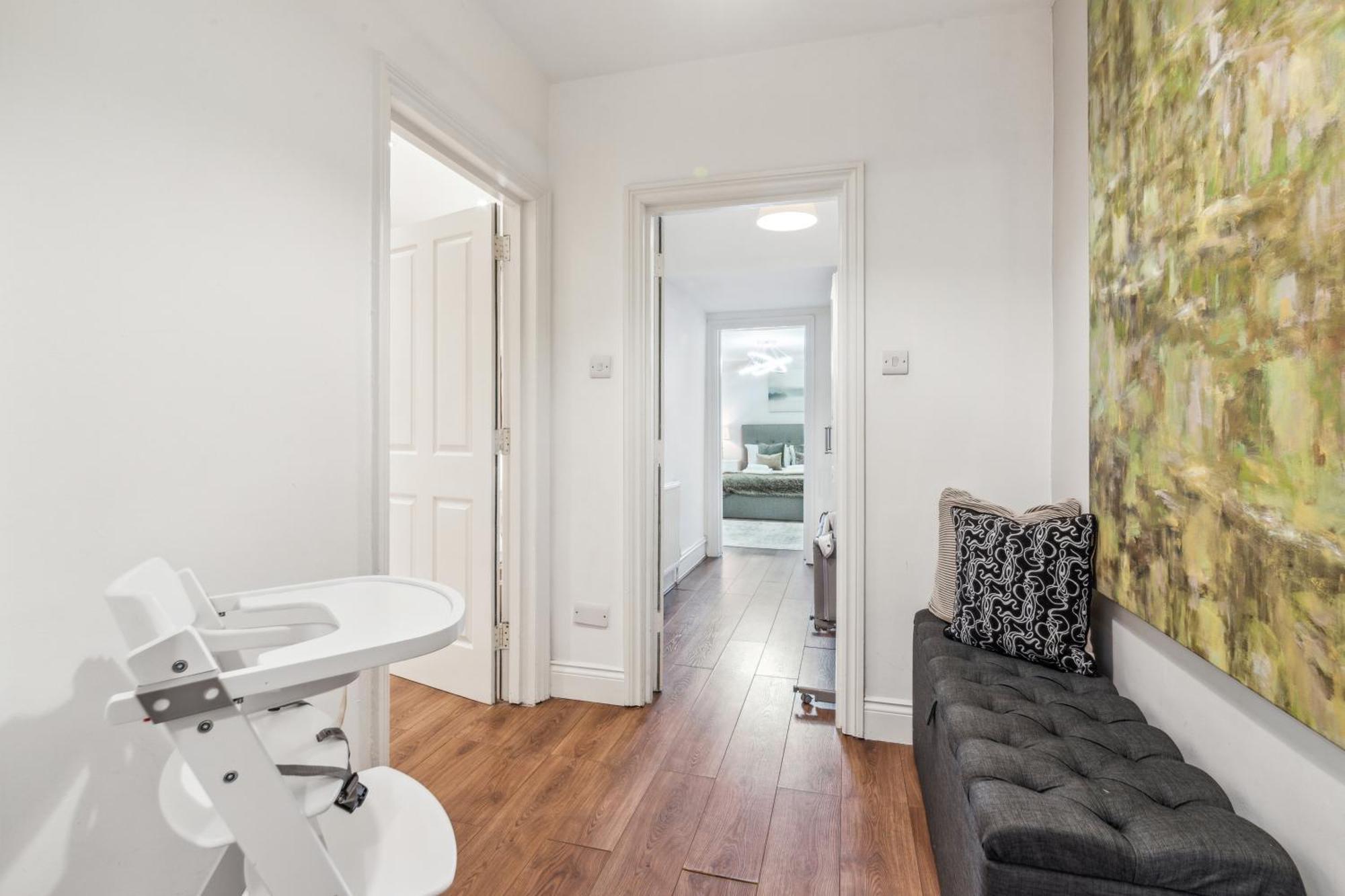 Stunning 2bed 2bath In Earls Court Sleeps Six Apartment *