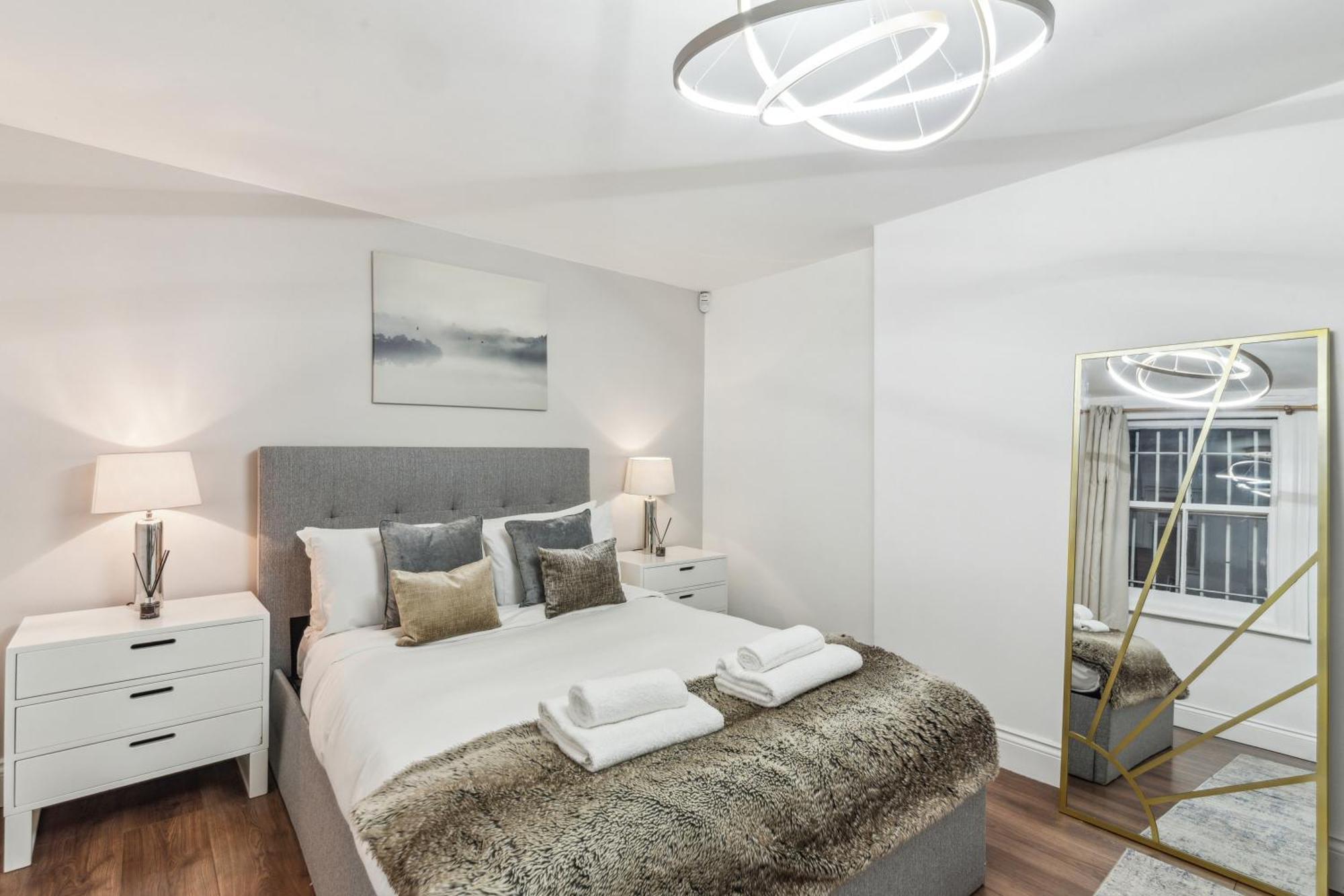 Apartment Stunning 2bed 2bath In Earls Court Sleeps Six *