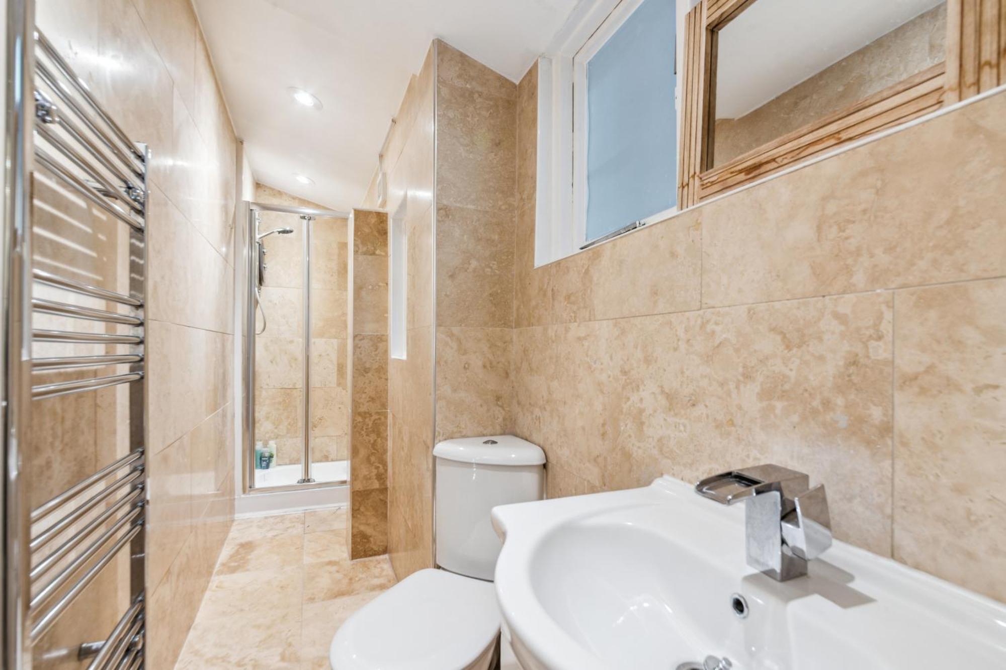 Stunning 2bed 2bath In Earls Court Sleeps Six Apartment London