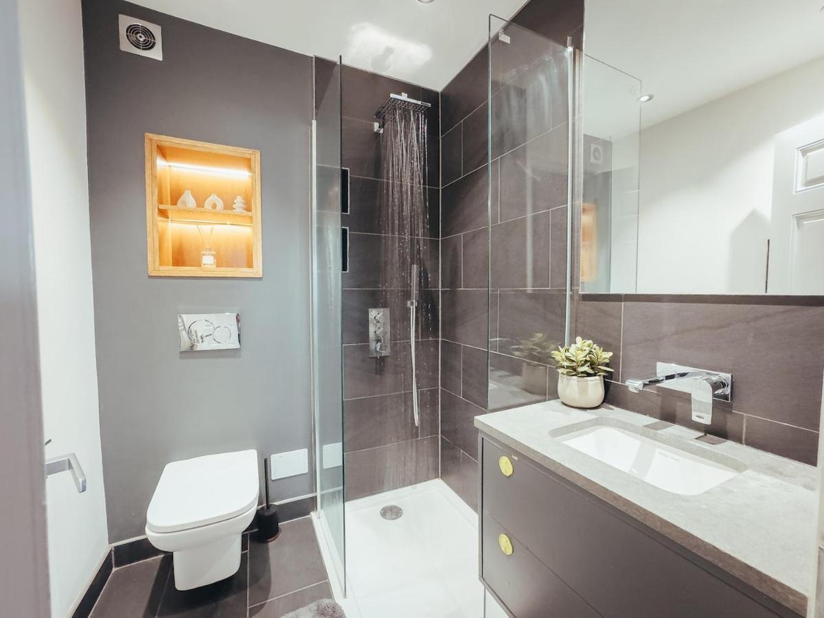 Stunning Soho Flat Ldn Apartment London