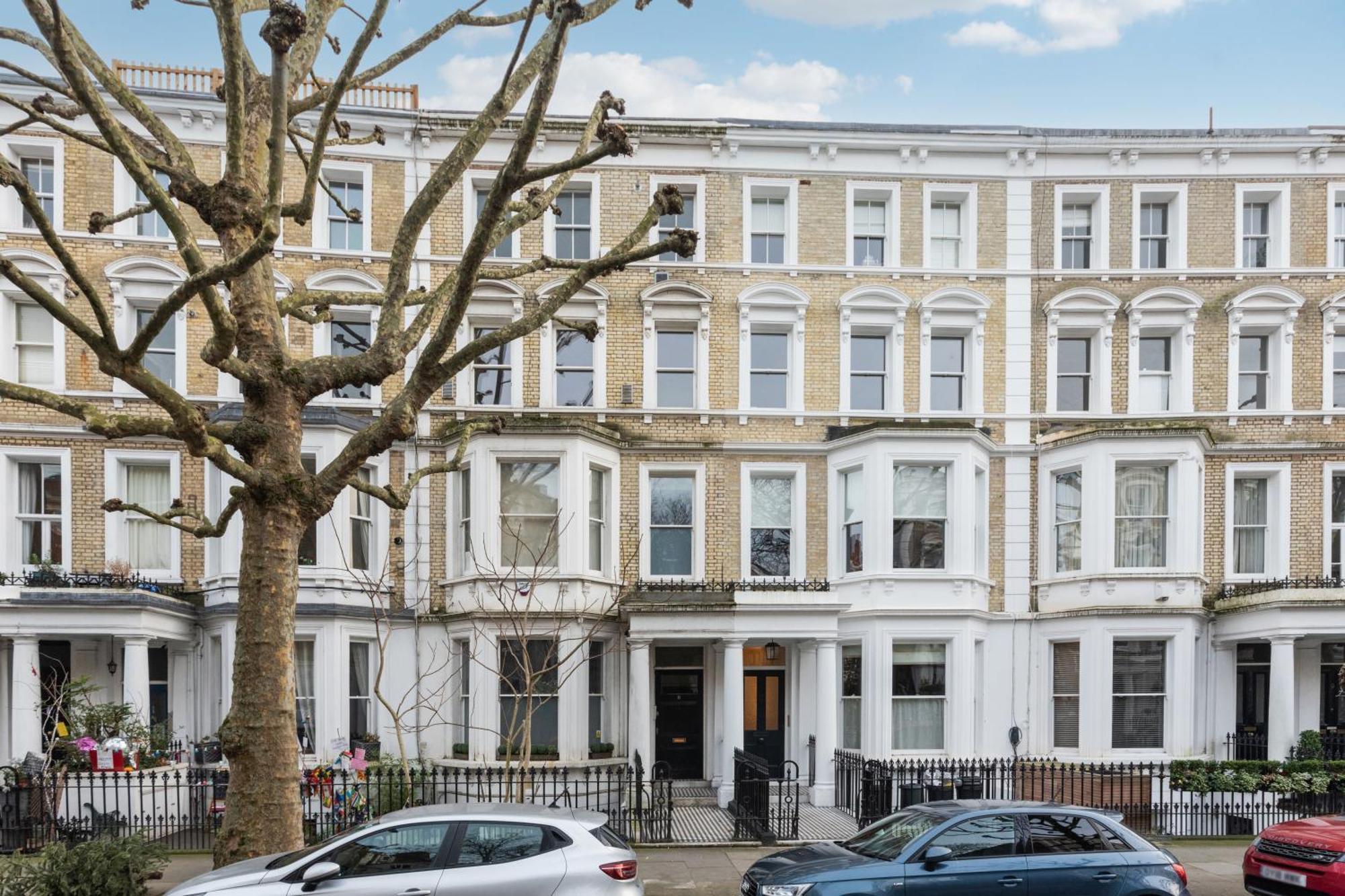 Apartment Stunning 2bed 2bath In Earls Court Sleeps Six London