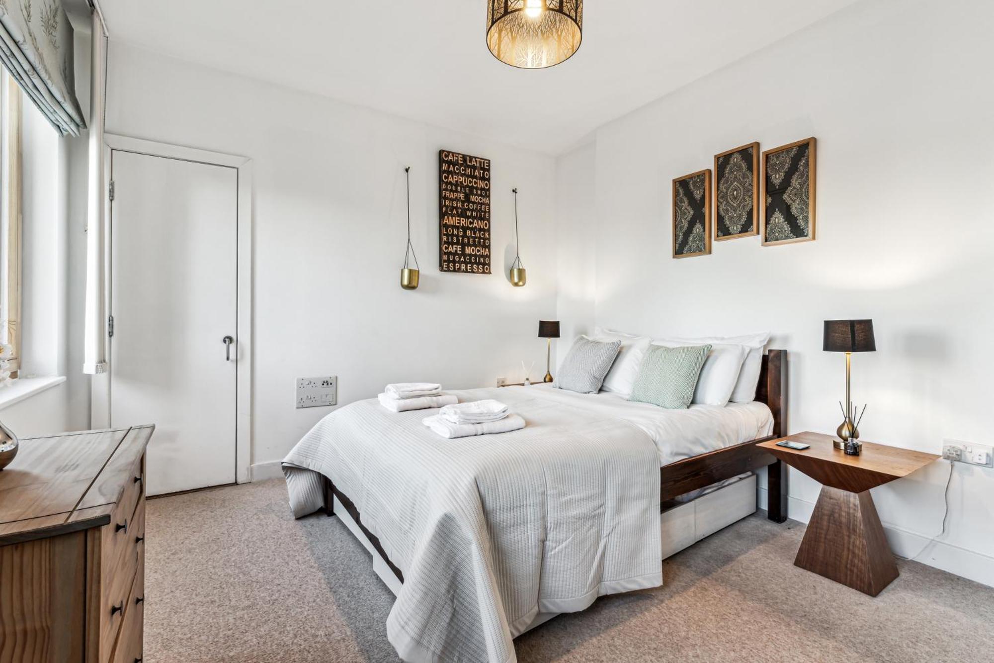 Modern Designed 2 Bed Penthouse Sleeps Five Leilighet *