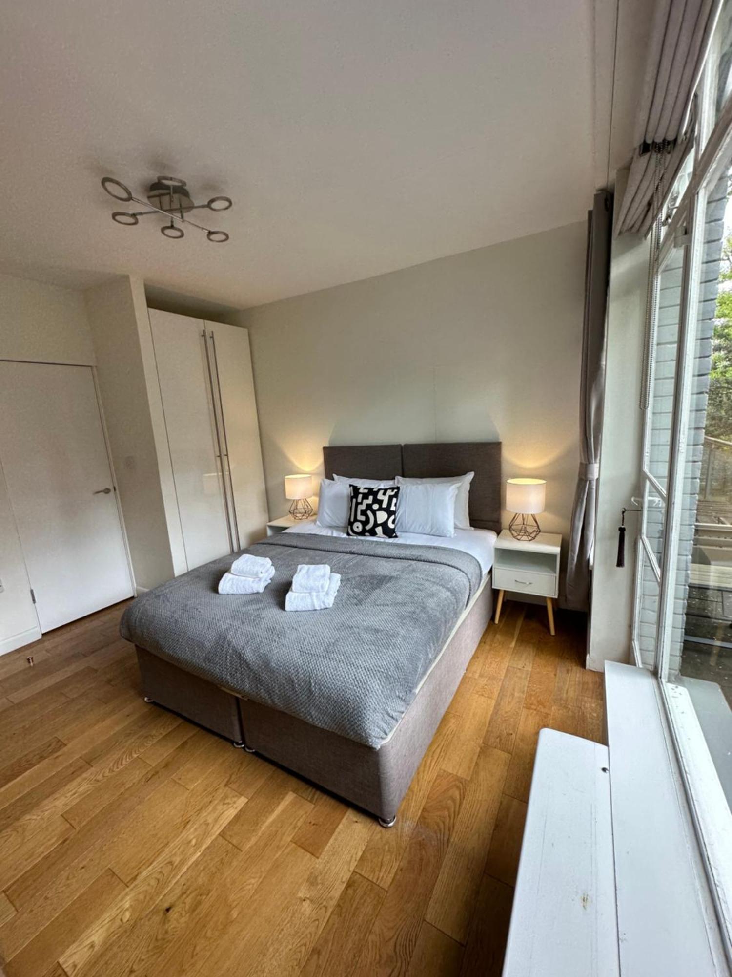 Quiet Residential Area Modern And Cozy Two Bed In Hampstead * Londen
