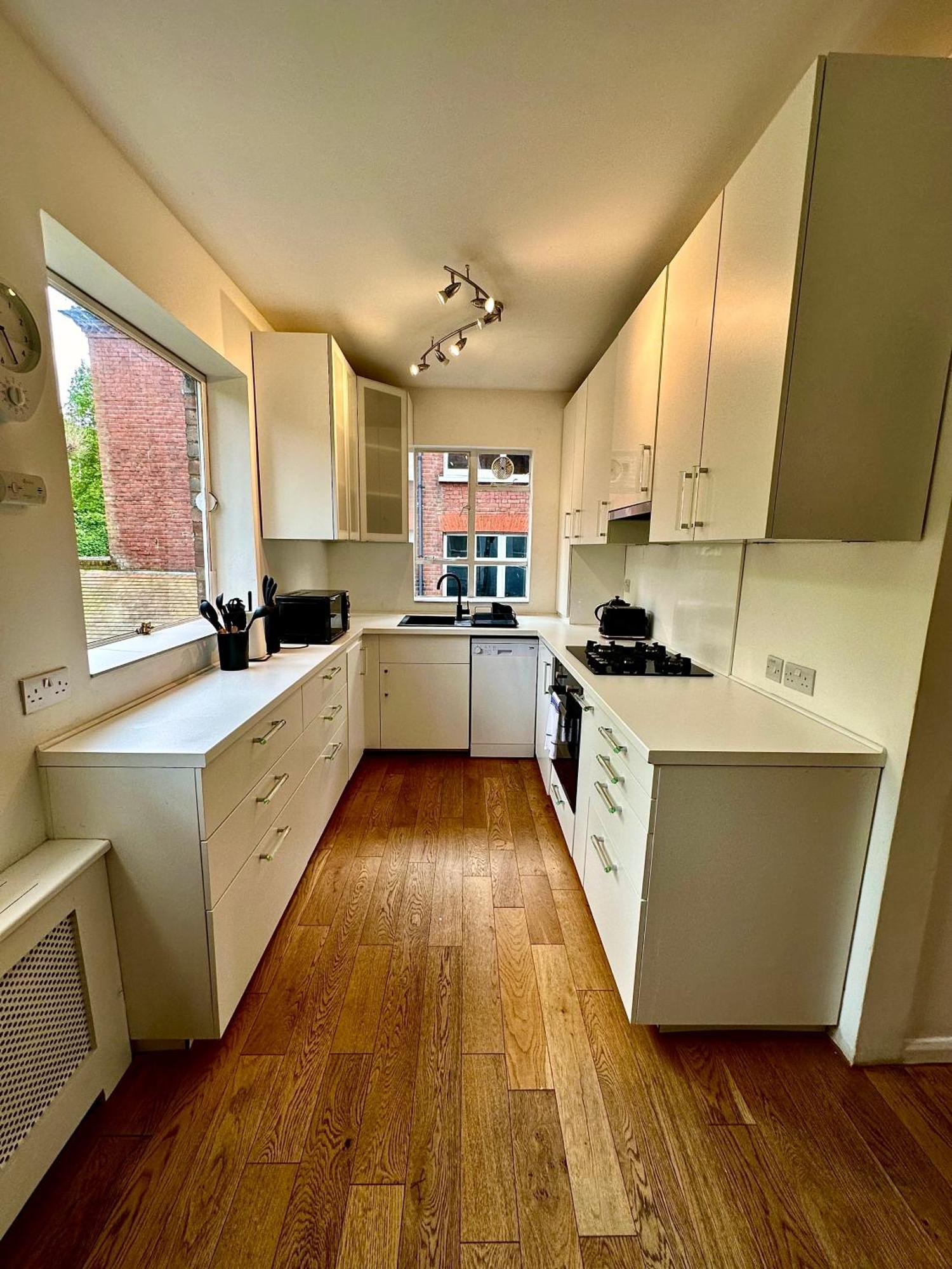 Quiet Residential Area Modern And Cozy Two Bed In Hampstead Londen