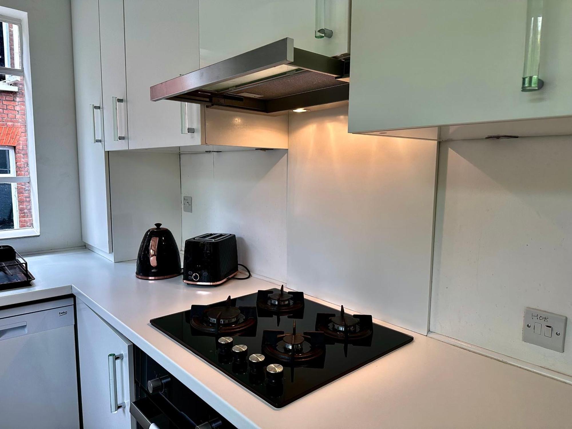 Quiet Residential Area Modern And Cozy Two Bed In Hampstead * Londen