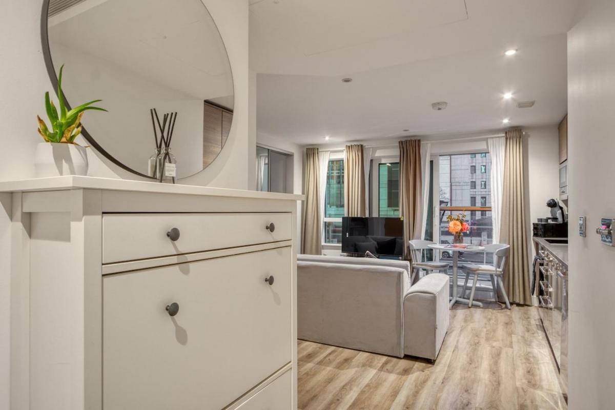 Luxury 1 Bed With Ac By Vauxhall Station Zone 1 Apartment London