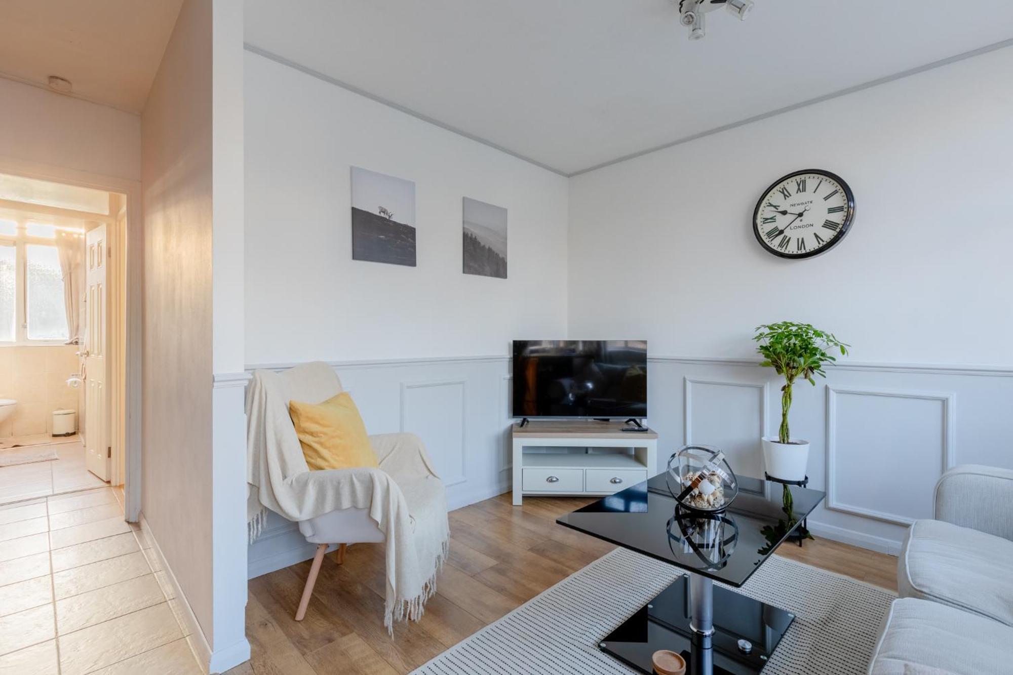 Apartment Quaint 1bd Flat With Balcony In Maida Vale *