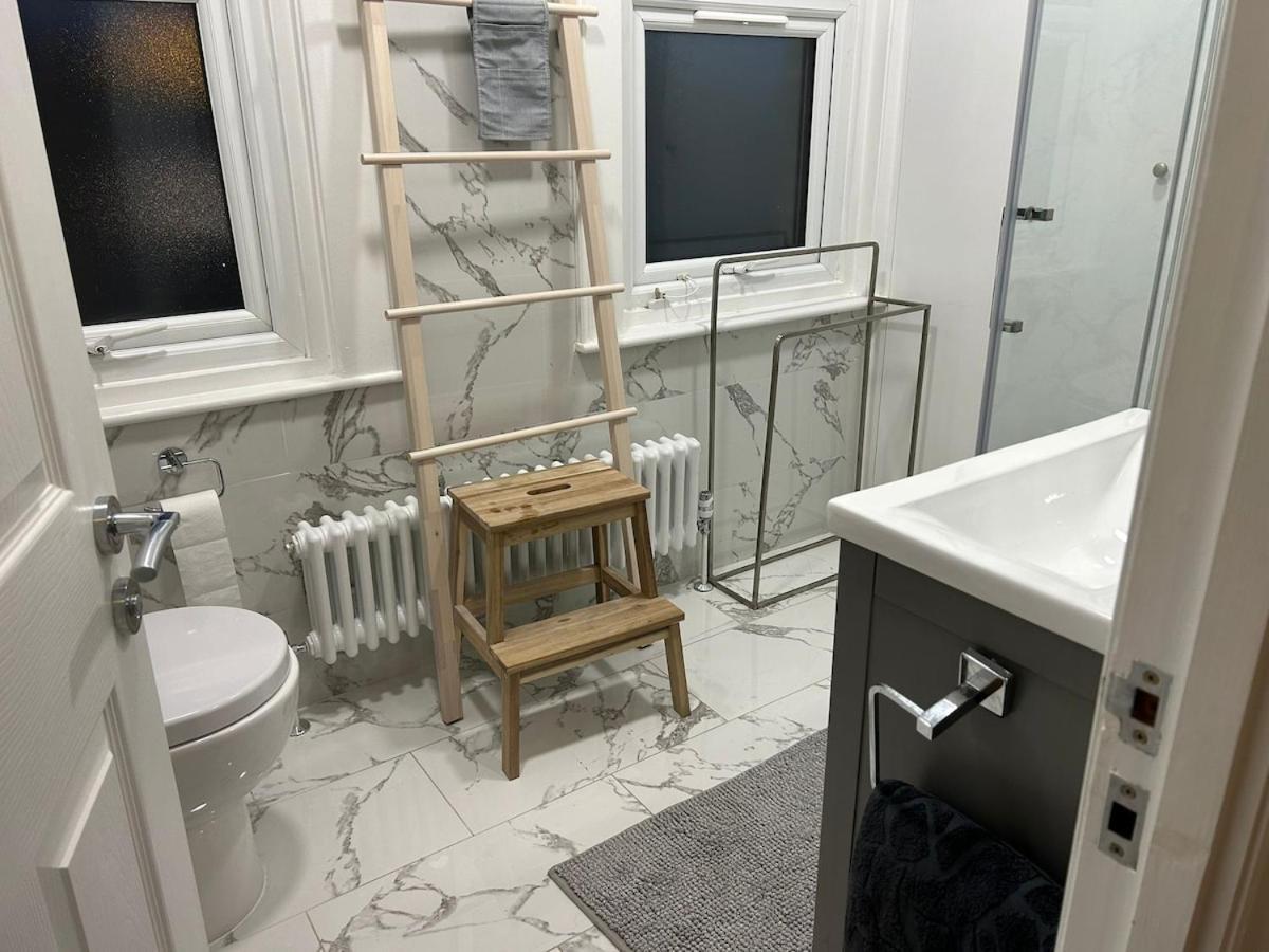 Leilighet Forest Hill 1-bed 2 Mins Station *