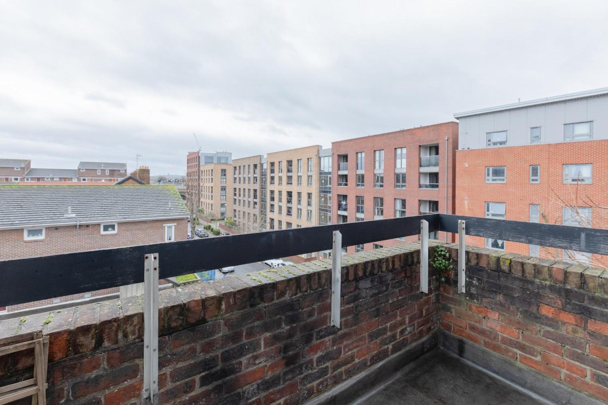 Stylish 1bd Flat With Shard Views Near Bermondsey Apartment London
