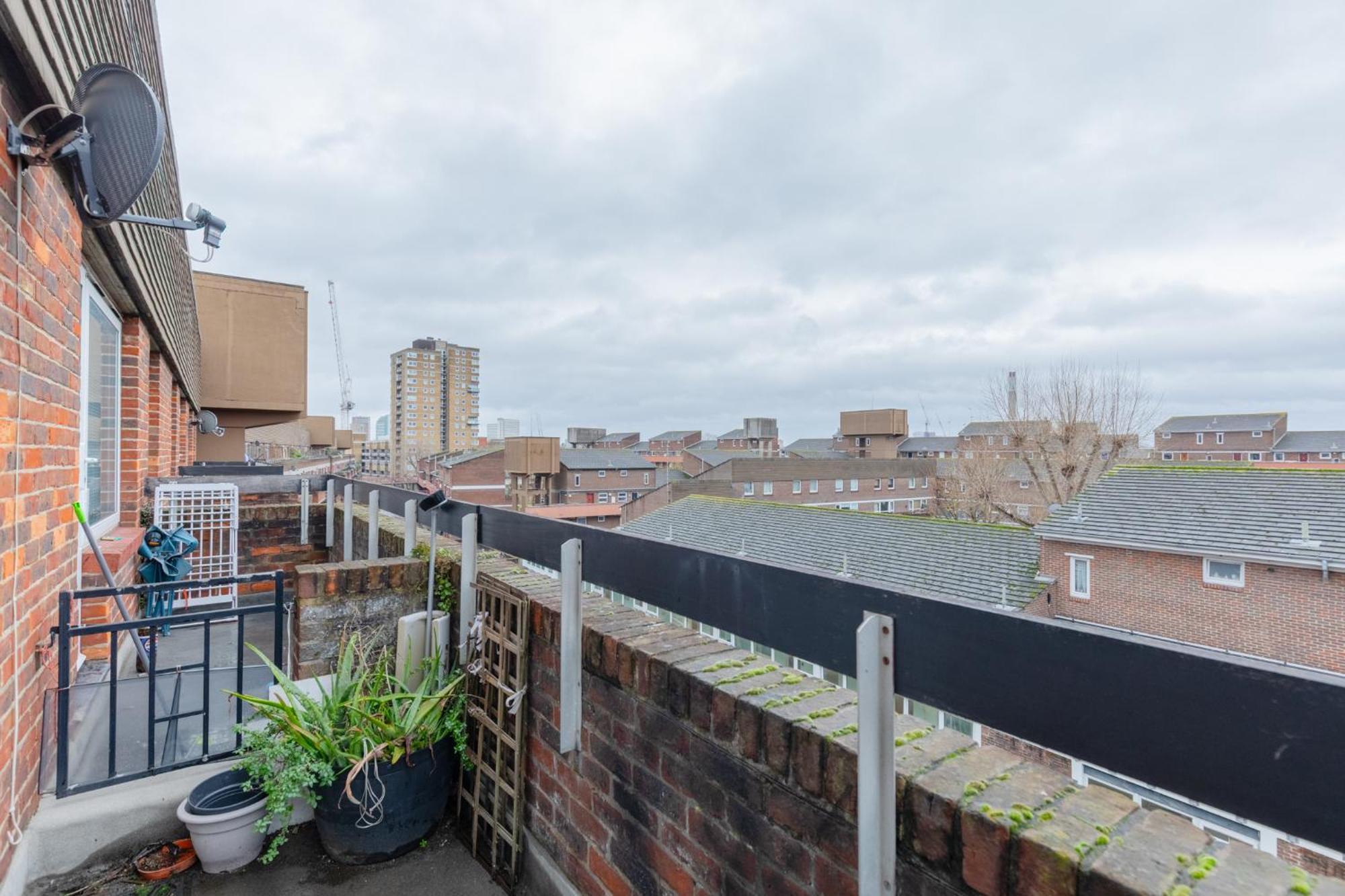 Stylish 1bd Flat With Shard Views Near Bermondsey Apartment London