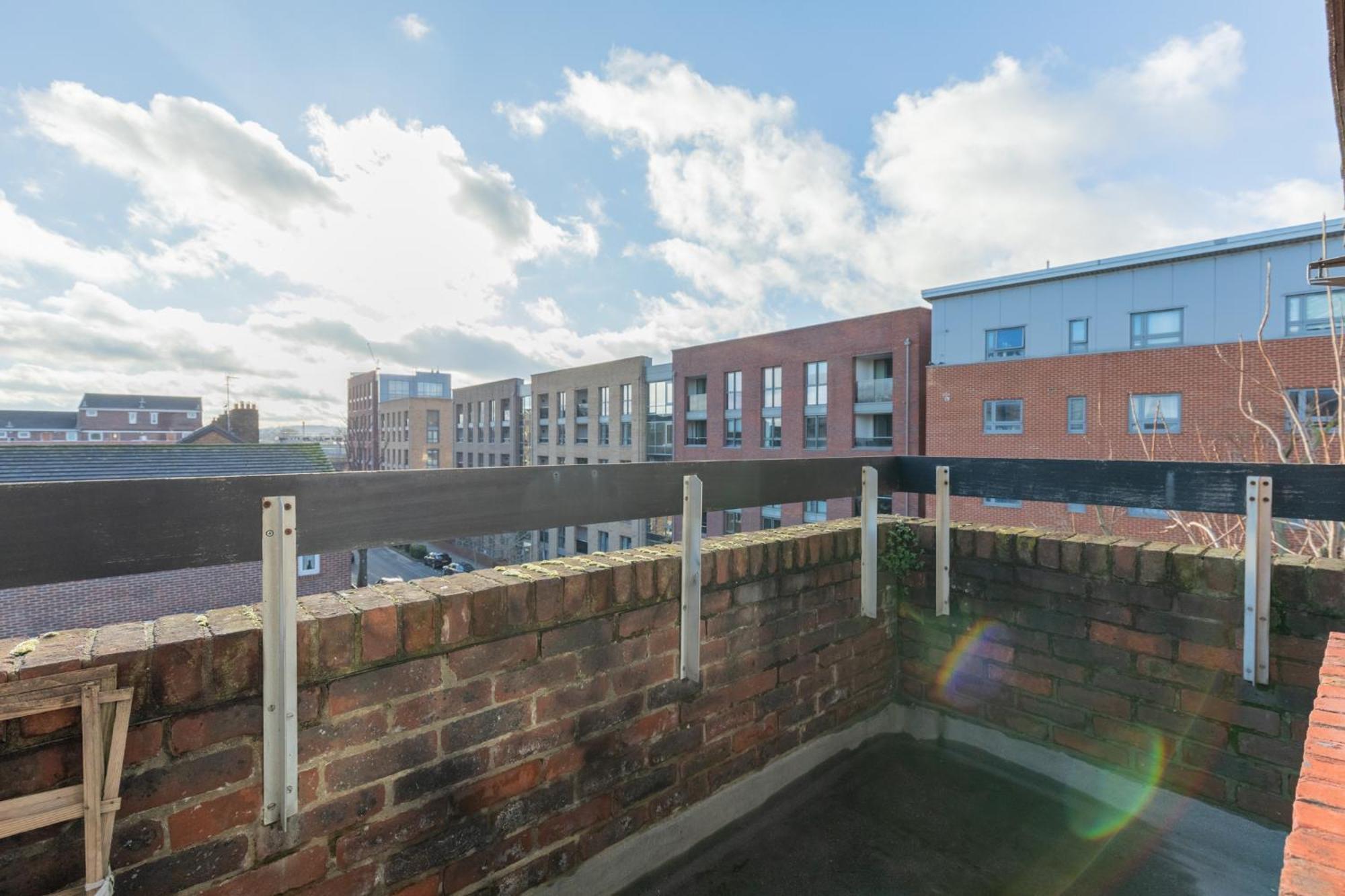 Stylish 1bd Flat With Shard Views Near Bermondsey Apartment