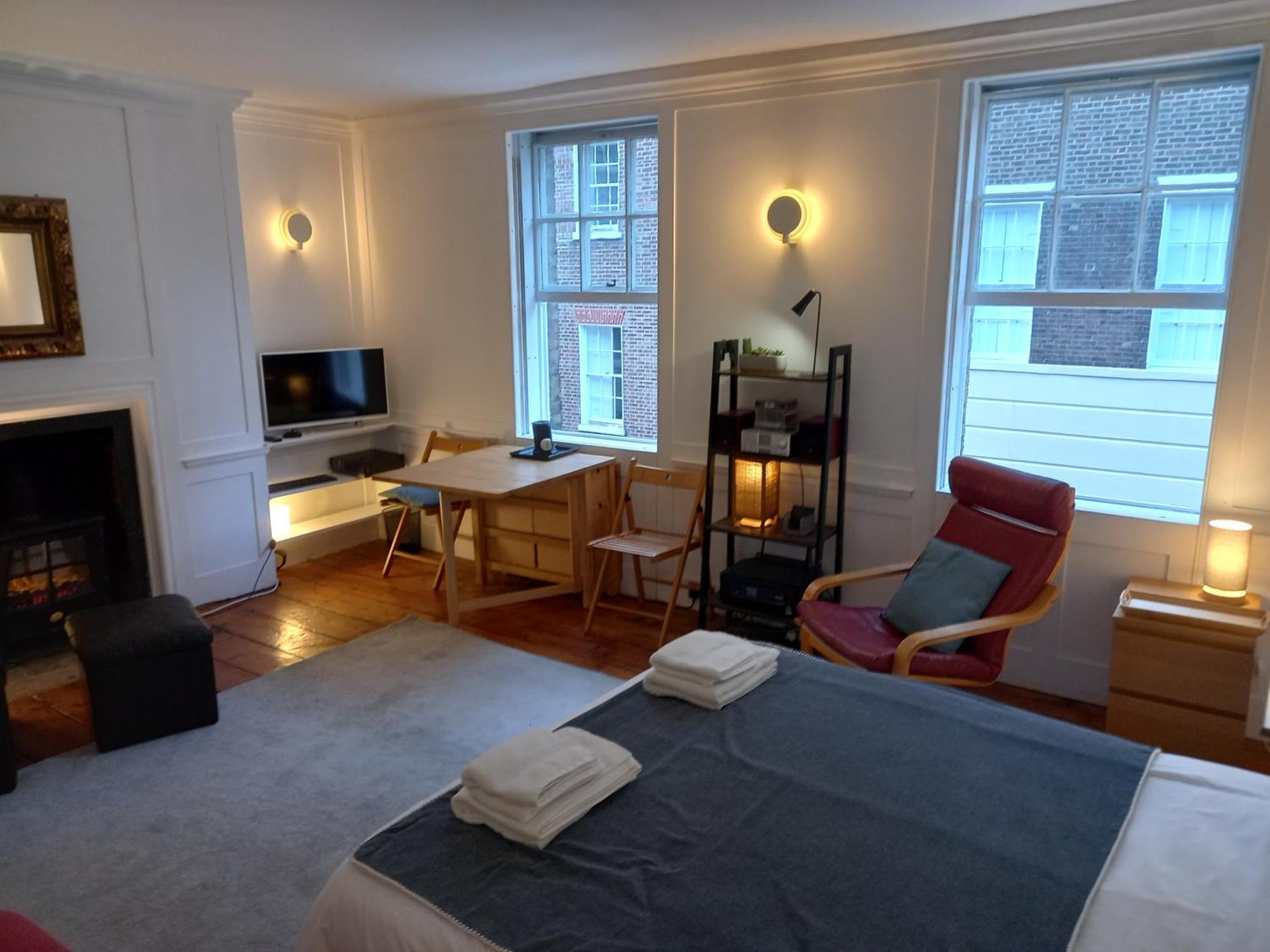 Large Bright Soho Flat With Large Terrace London