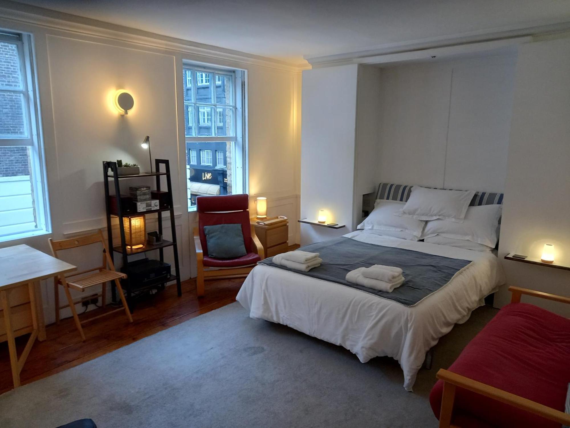 Large Bright Soho Flat With Large Terrace Apartment *