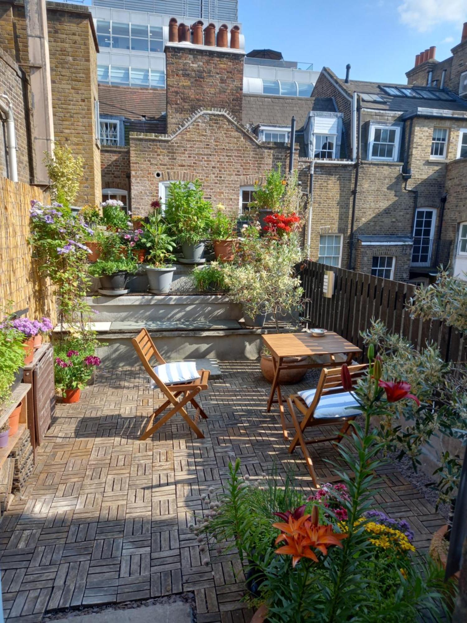Large Bright Soho Flat With Large Terrace Apartment