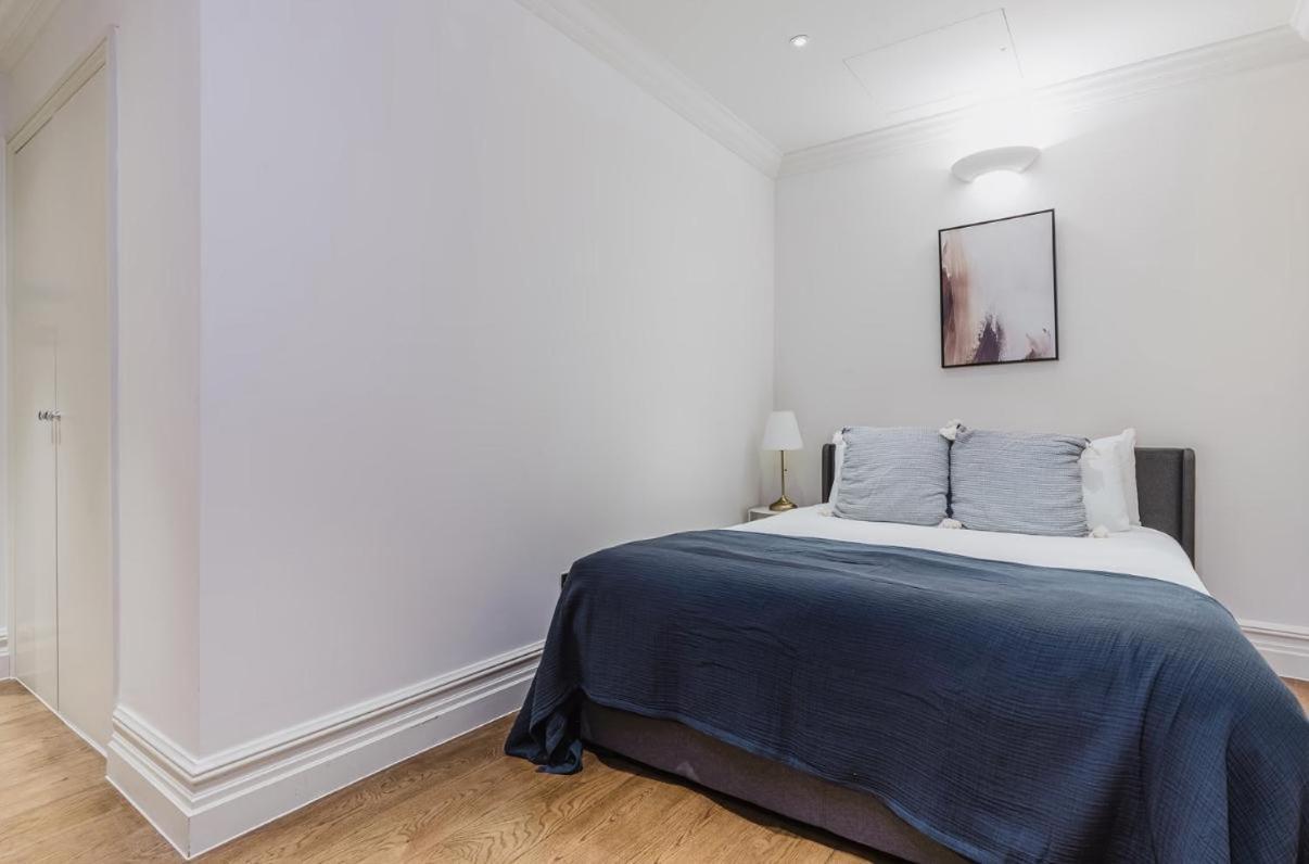 In Mayfer Apartment London