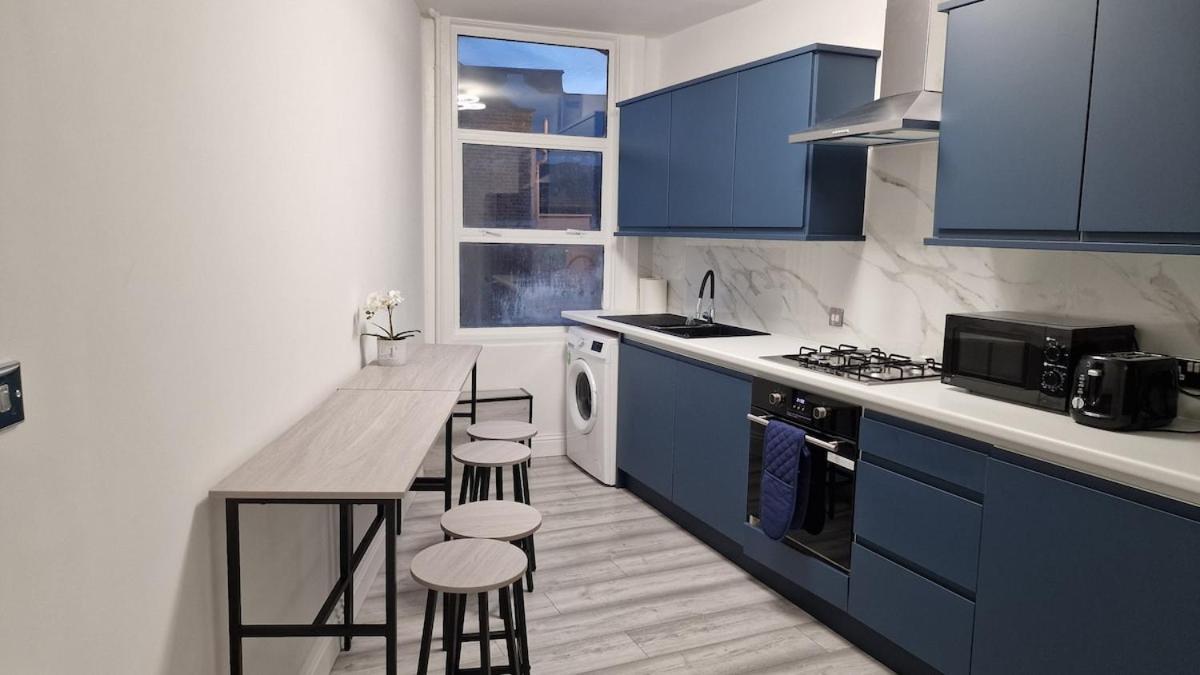 Apartment Stratford 2 Bedroom *
