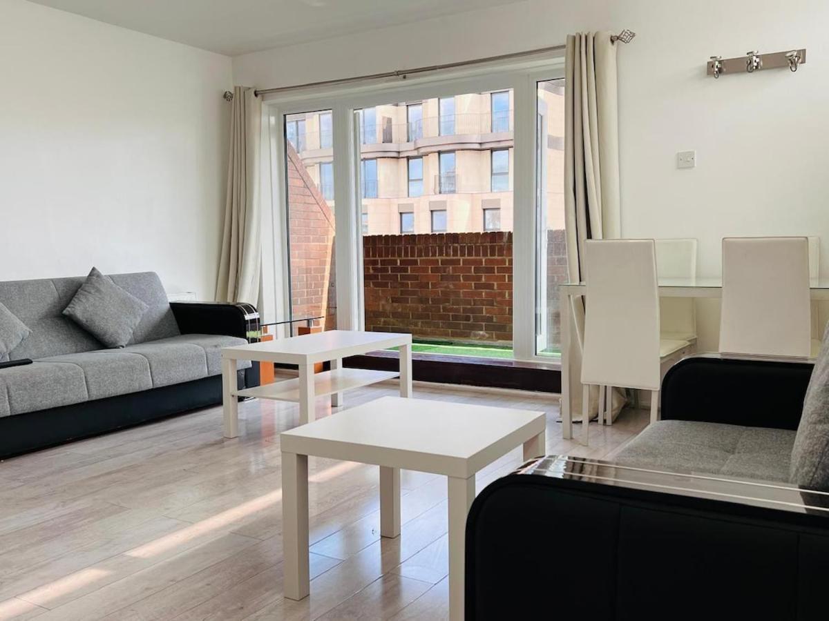 Apartment Queensway 2 Bedroom Flat *