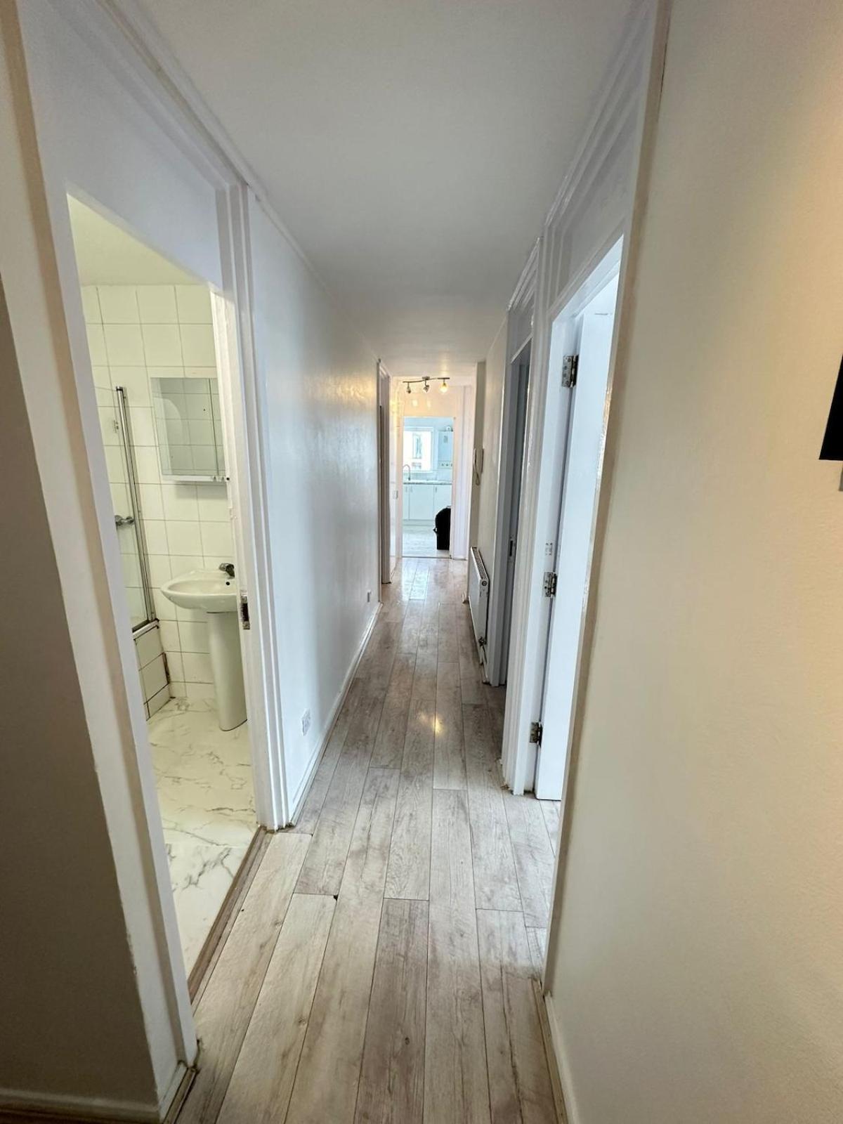 Queensway 2 Bedroom Flat