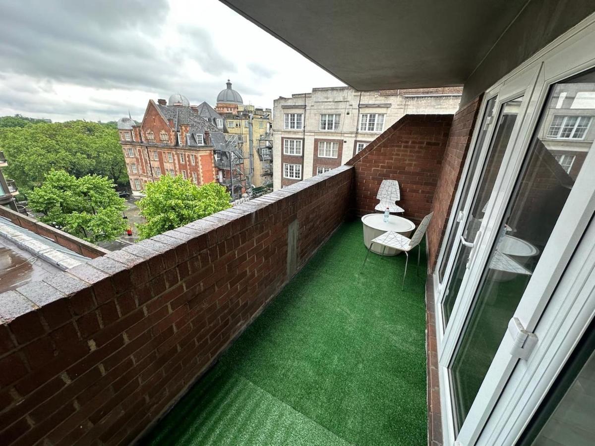 Queensway 2 Bedroom Flat Apartment London