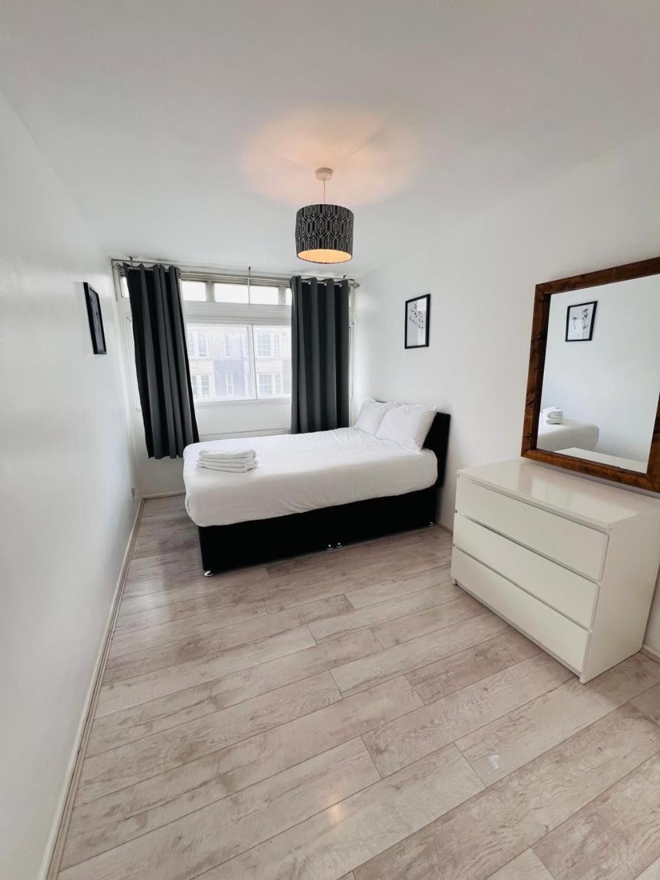 Queensway 2 Bedroom Flat *