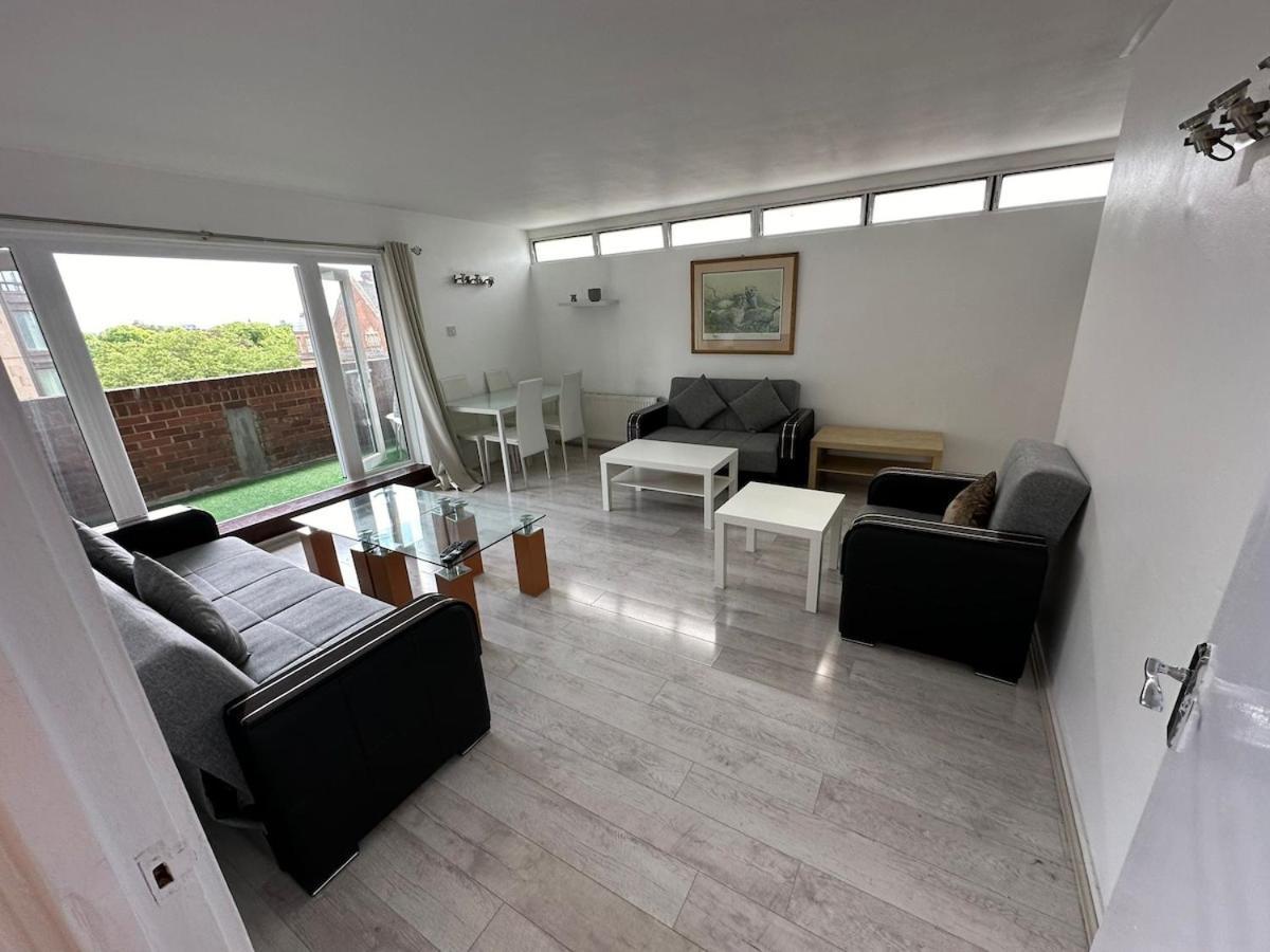 Apartment Queensway 2 Bedroom Flat
