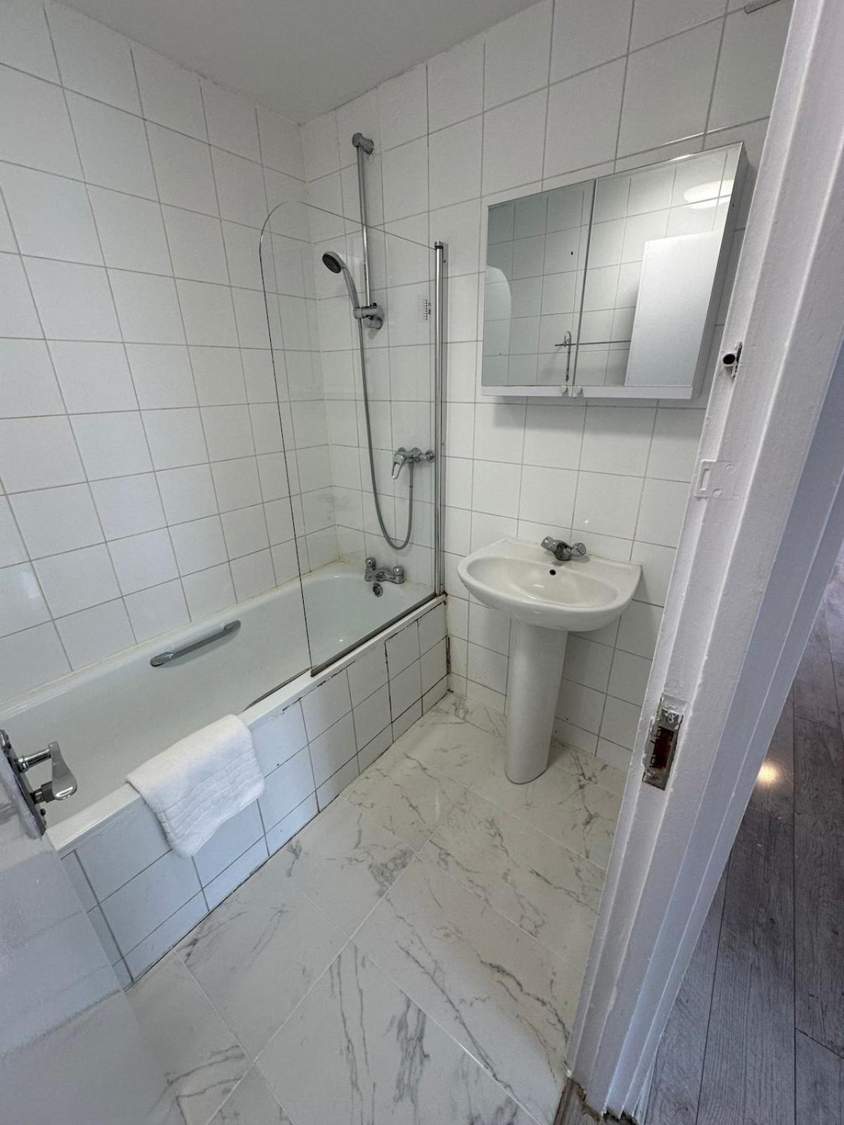 Queensway 2 Bedroom Flat Apartment