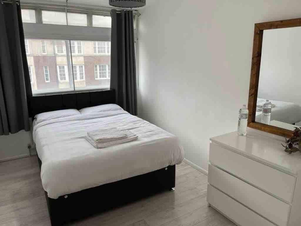 Queensway 2 Bedroom Flat London