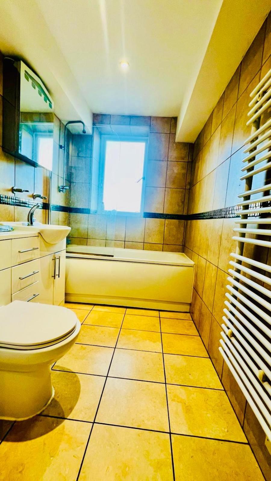 View Sunset Luxurious In Zone-1 Including One Family Twin With Its Own Stunning Private Terrace * London