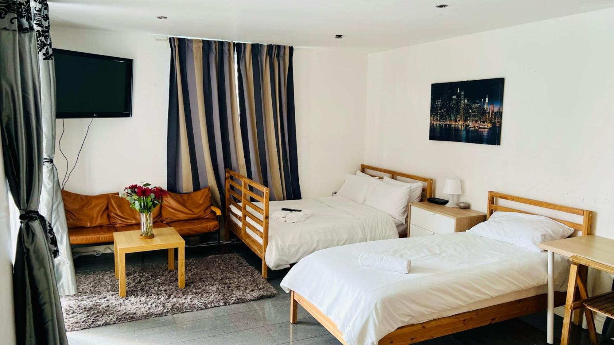 View Sunset Luxurious In Zone-1 Including One Family Twin With Its Own Stunning Private Terrace Bed & Breakfast