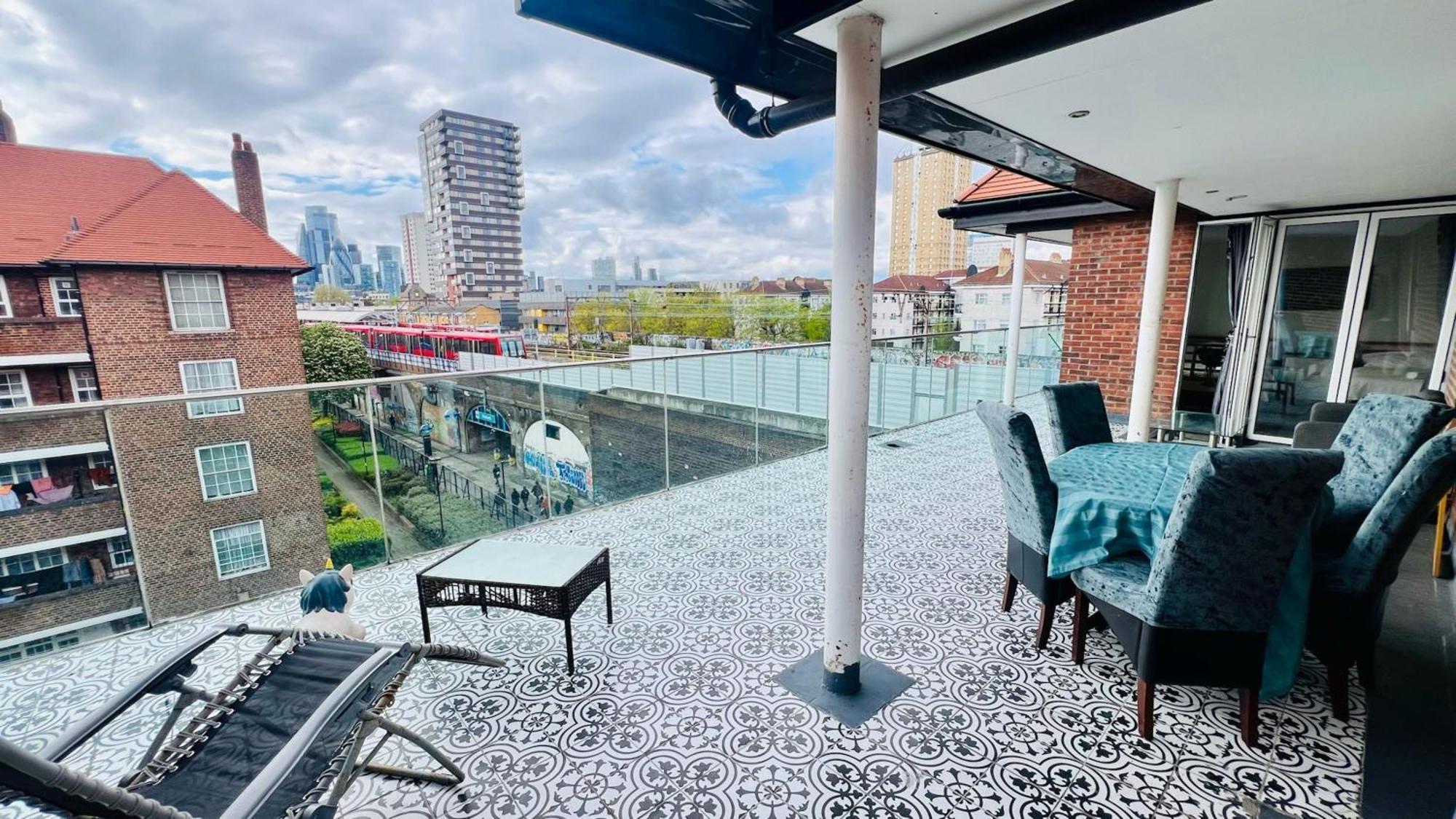 View Sunset Luxurious In Zone-1 Including One Family Twin With Its Own Stunning Private Terrace Bed & Breakfast *