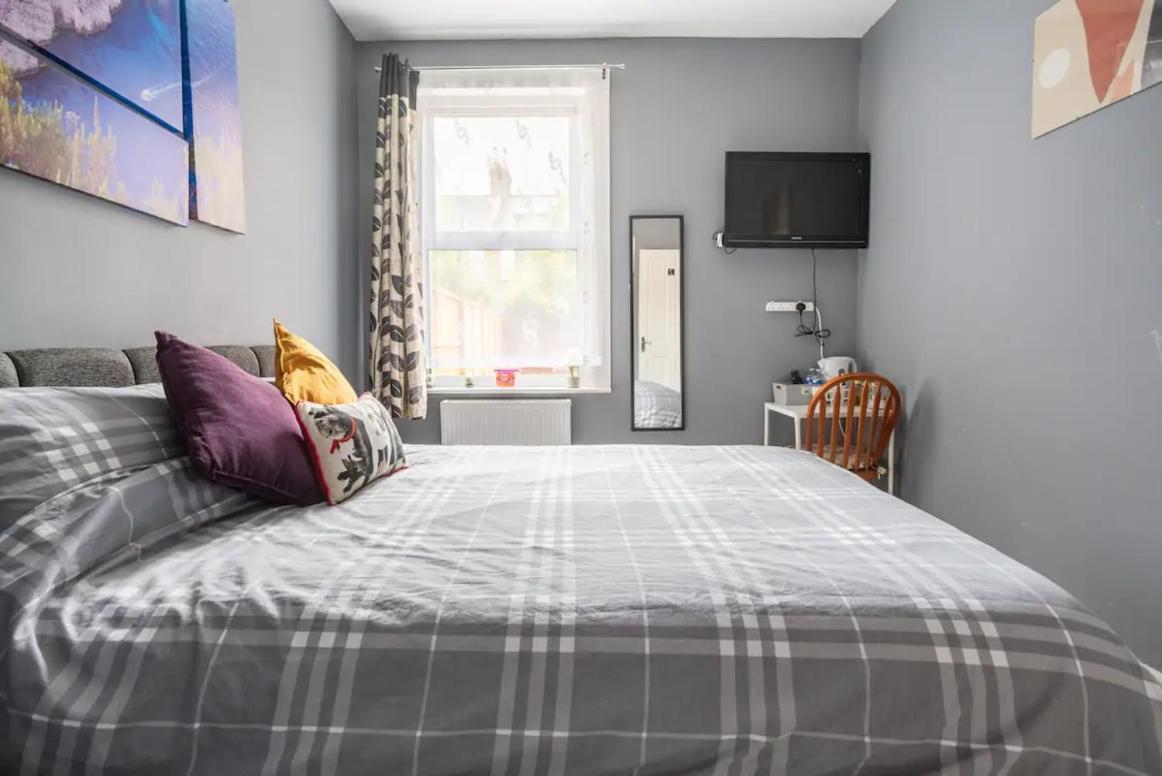 Hatton Homes - Thackeray Avenue * Londen